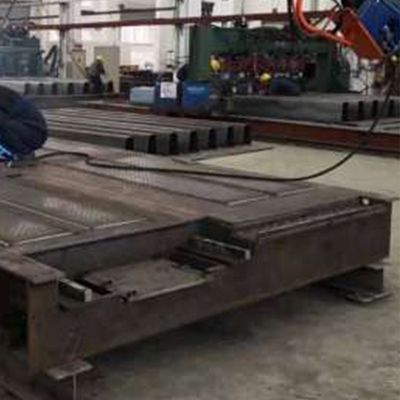 30 tonnellate - 300 tonnellate su una capacità massima di 18 metri